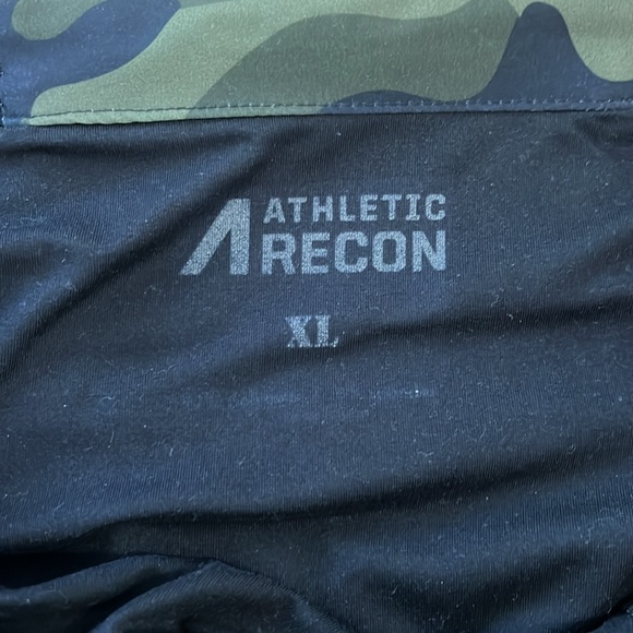 Athletic Arecon workout shorts size XL camo - Picture 3 of 15